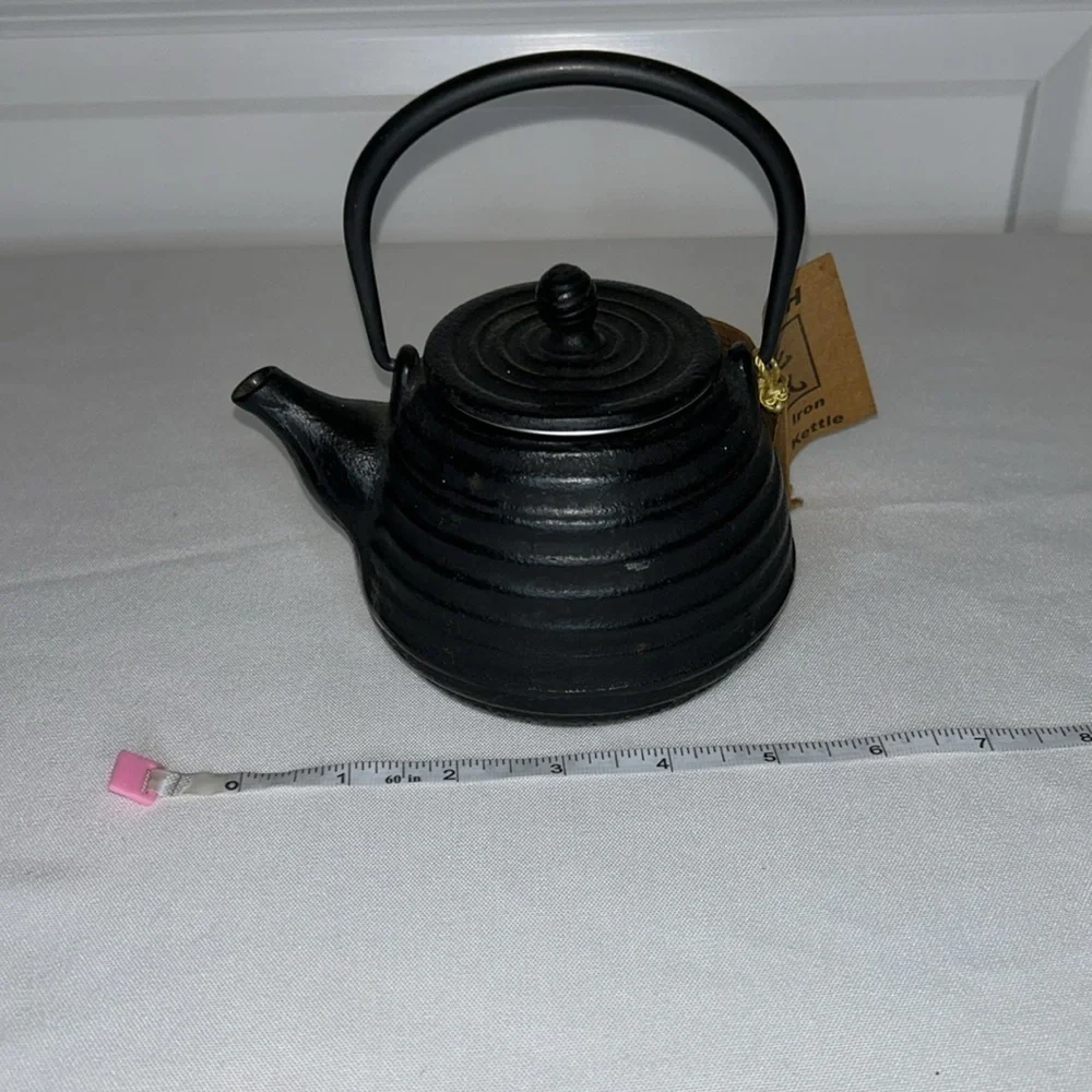 KAFUH Cast Iron Tea Kettle, 2 pounds 6.7 ounces Black 5.5” L x 6” T x 4.5” W